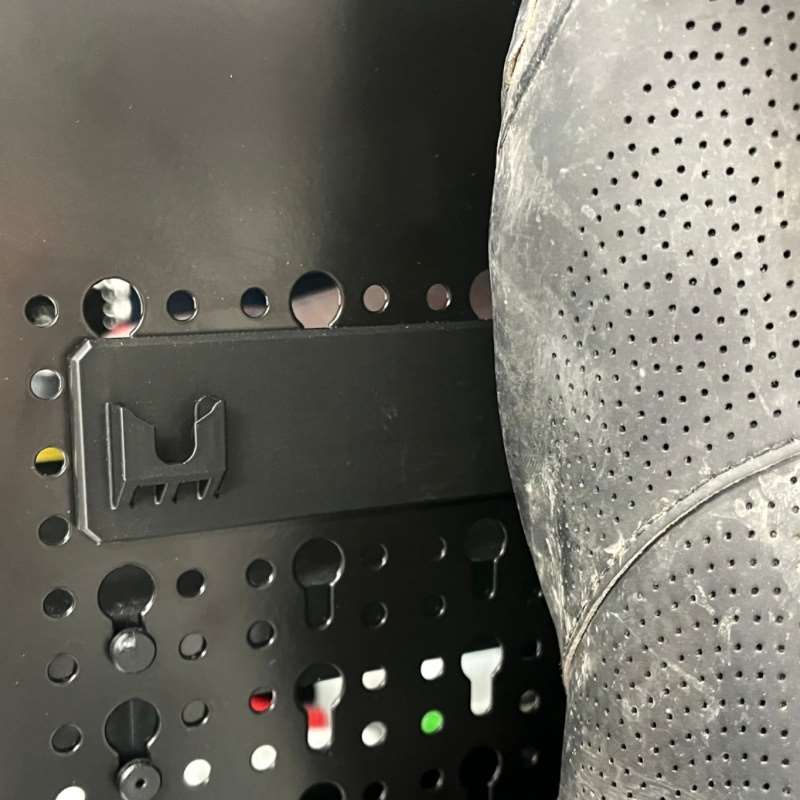 Wall Mount Storage Base Holder - đánh giá và giá Cycling Gear Wall Hanger